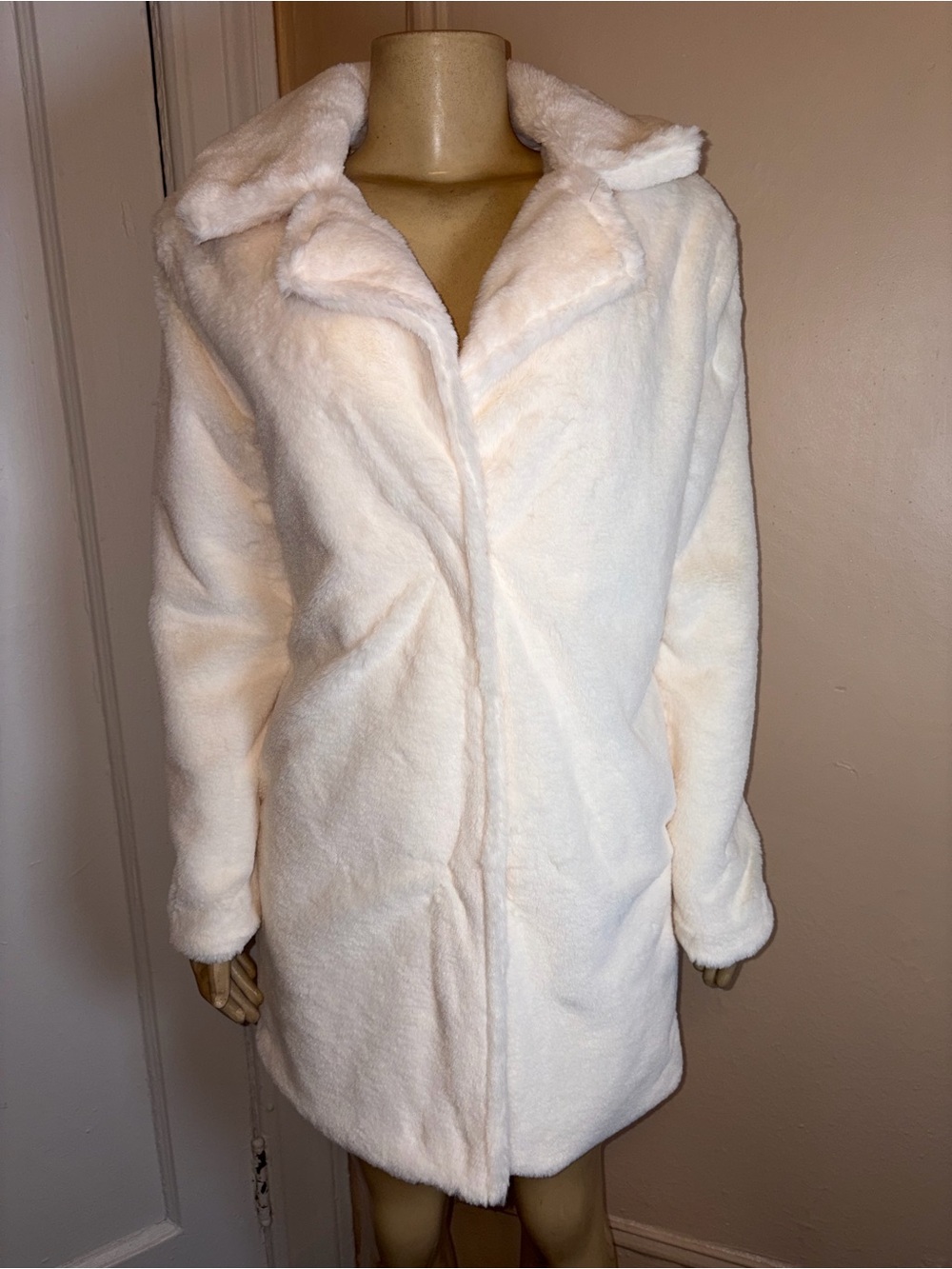 Parisian Off White Plush Faux Fur Jacket Size US 4 (UK 8)
